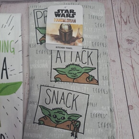 Star Wars Mandalorian Kitchen Towels 2-Pack Yoda Baby Design Cotton - Picture 3 of 4
